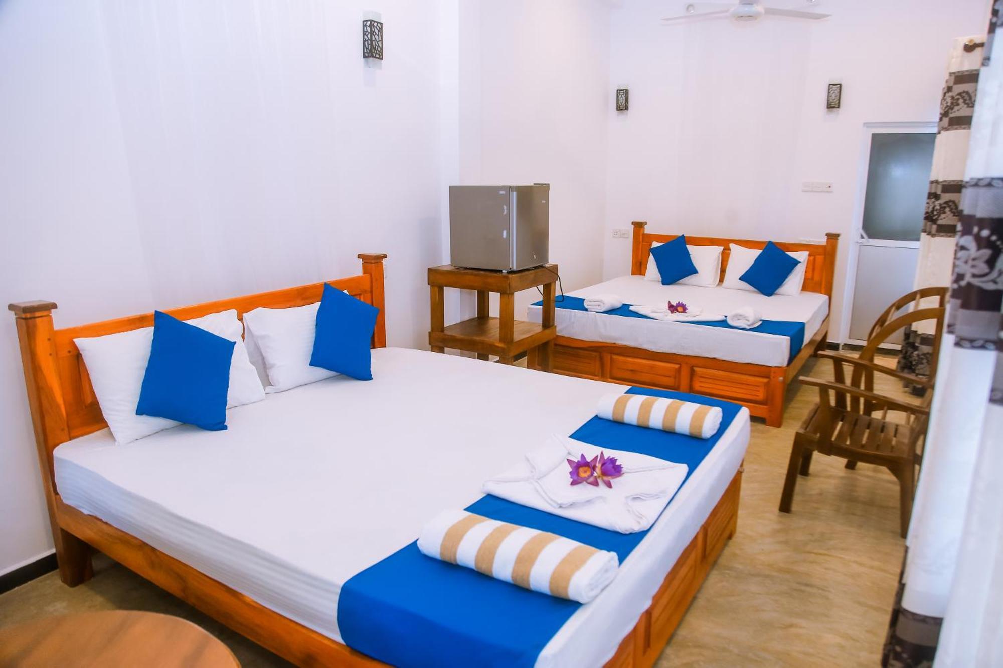 Hotel Blue Sky Mirissa Exterior foto