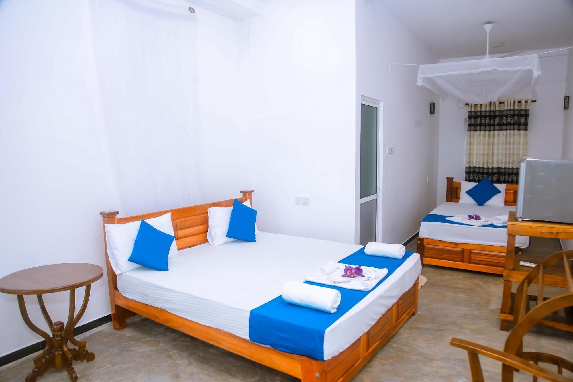 Hotel Blue Sky Mirissa Exterior foto