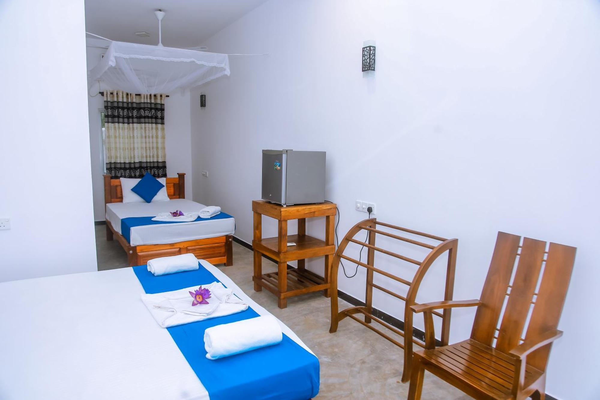 Hotel Blue Sky Mirissa Exterior foto