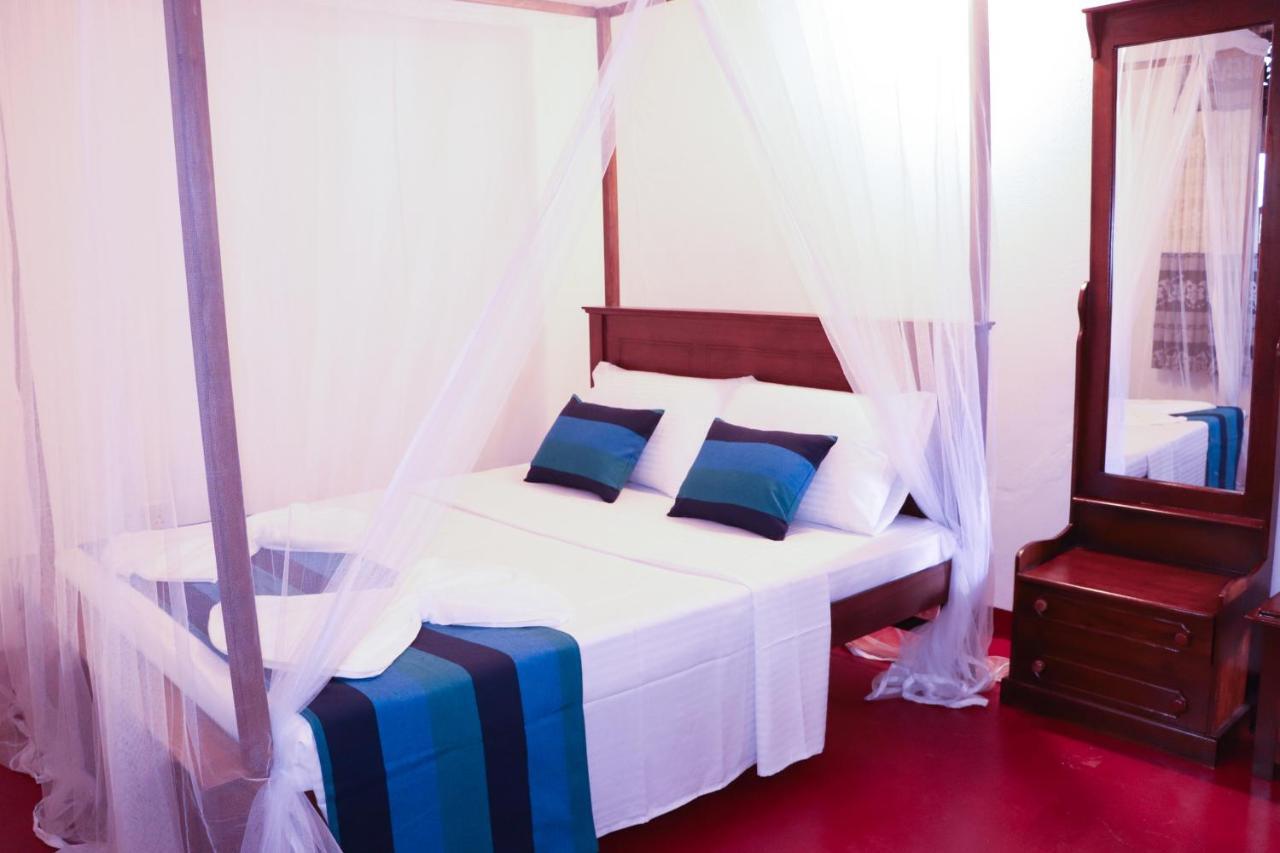 Hotel Blue Sky Mirissa Exterior foto